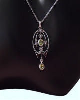Klassische Halskette 925 Silber mit Peridot und Perlenapplikationen